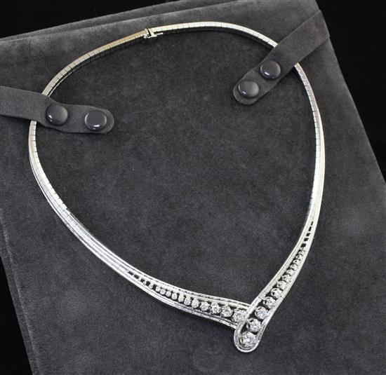 A modern stylish 18ct white gold and diamond necklace, approximately 16in.